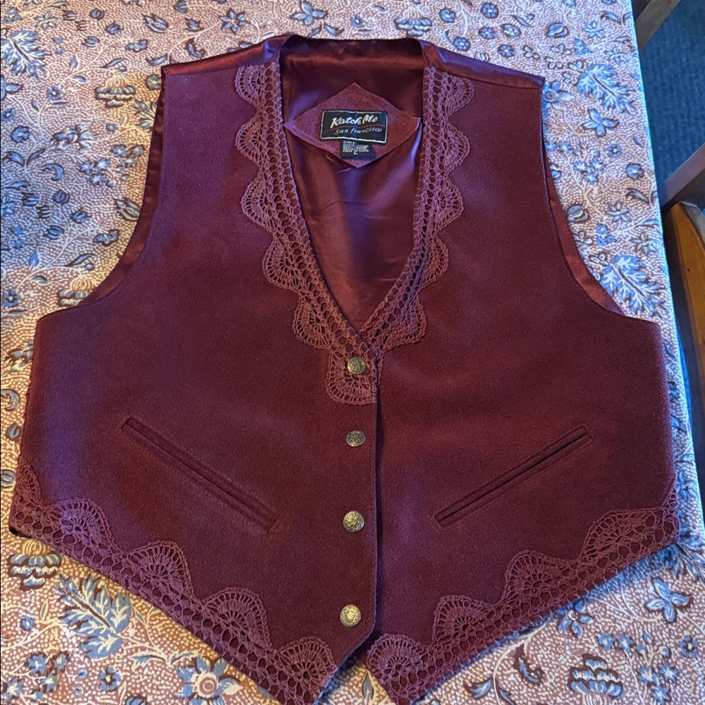Vintage Katch Me lace suede Leather Vest L burgundy maroon pockets snaps lined